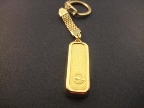 Opel langwerpig goudkleurig logo 50 G sleutelhanger
